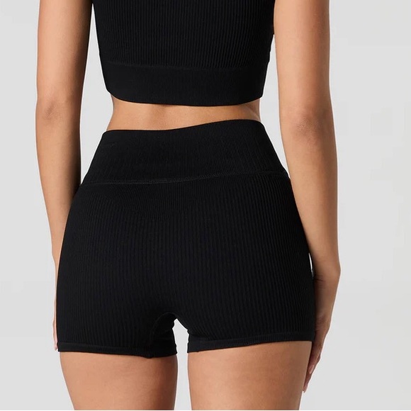 NWT — Active Seamless Ribbed Drawstring Short in “Black” — Sommer Ray - Picture 2 of 4
